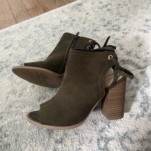 Ankle booties